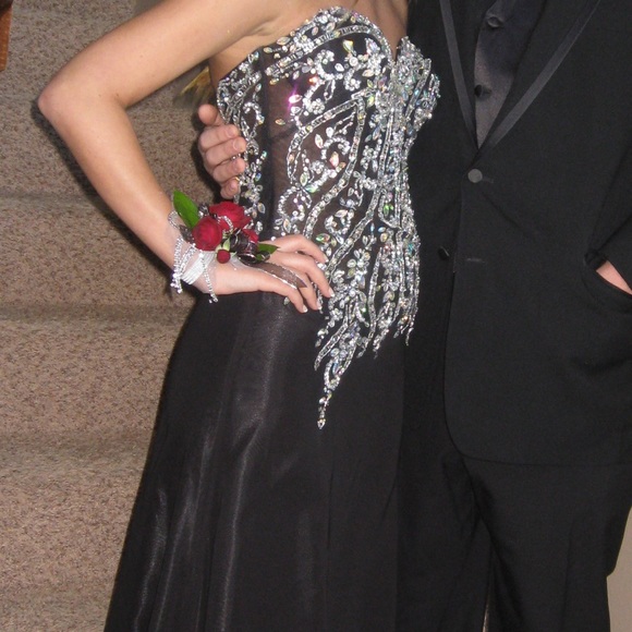 Tony Bowls Dresses & Skirts - 🎉 Tony Bowls Prom Dress